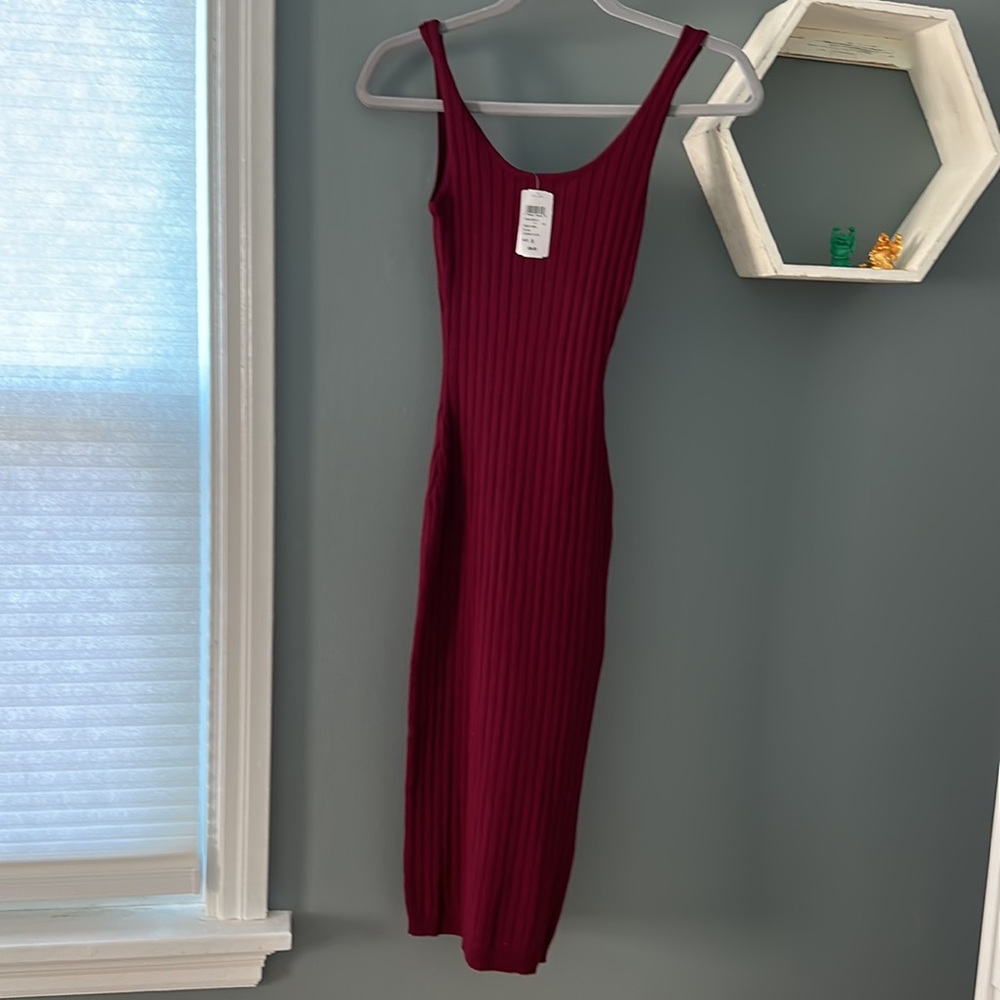 plum maxi dress, size small stretchy breathable material very elegant